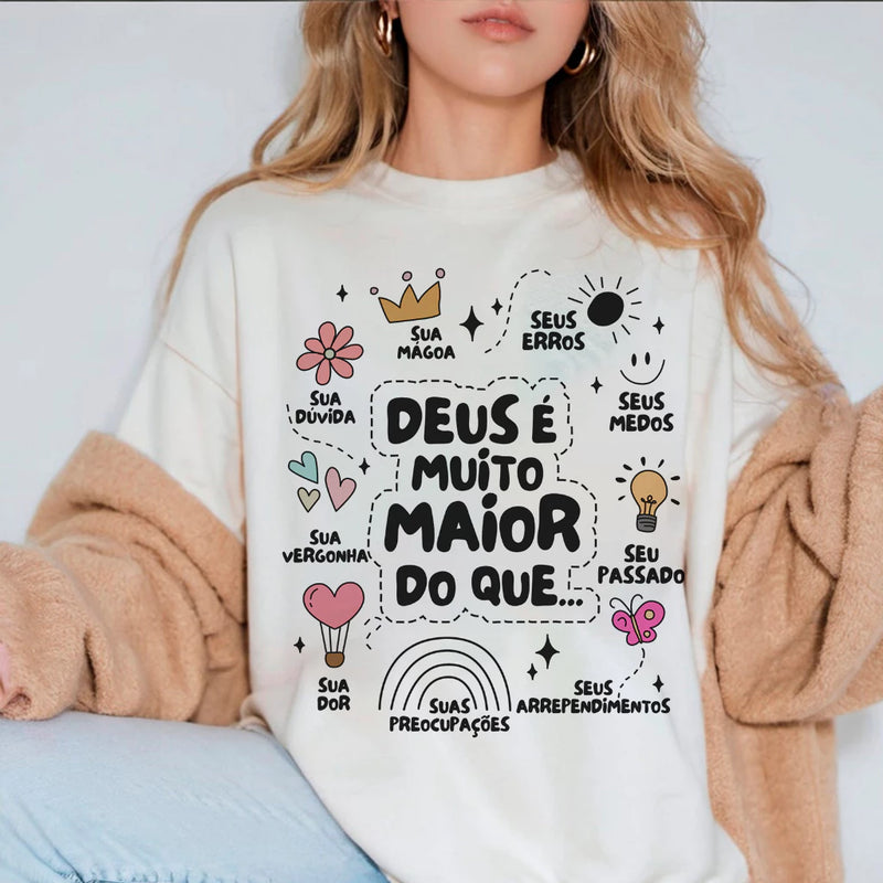 Camiseta Deus É Muito Maior - Oversized
